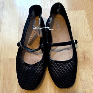 Old Navy Black Mesh Flats